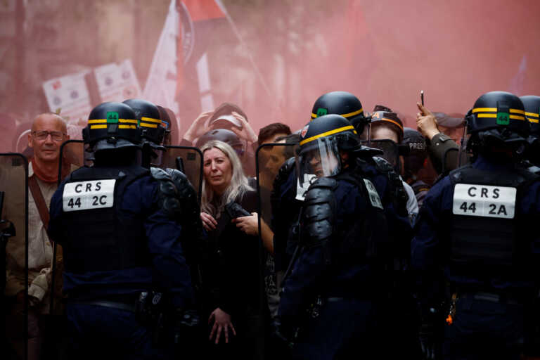 Επεισόδια κατά τη διάρκεια διαδηλώσεων για την Εργατική Πρωτομαγιά στο Παρίσι