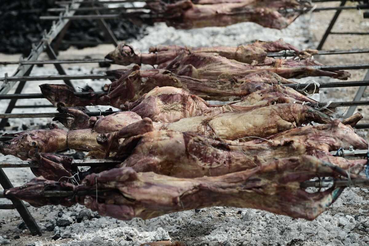 Πασχαλινή εκδήλωση, από την Περιφέρεια Αττικής στο Μητροπολιτικό Πάρκο "Αντώνης Τρίτσης", Κυριακή του Πάσχα 1 Απριλίου 2023. 
(ΜΙΧΑΛΗΣ ΚΑΡΑΓΙΑΝΝΗΣ