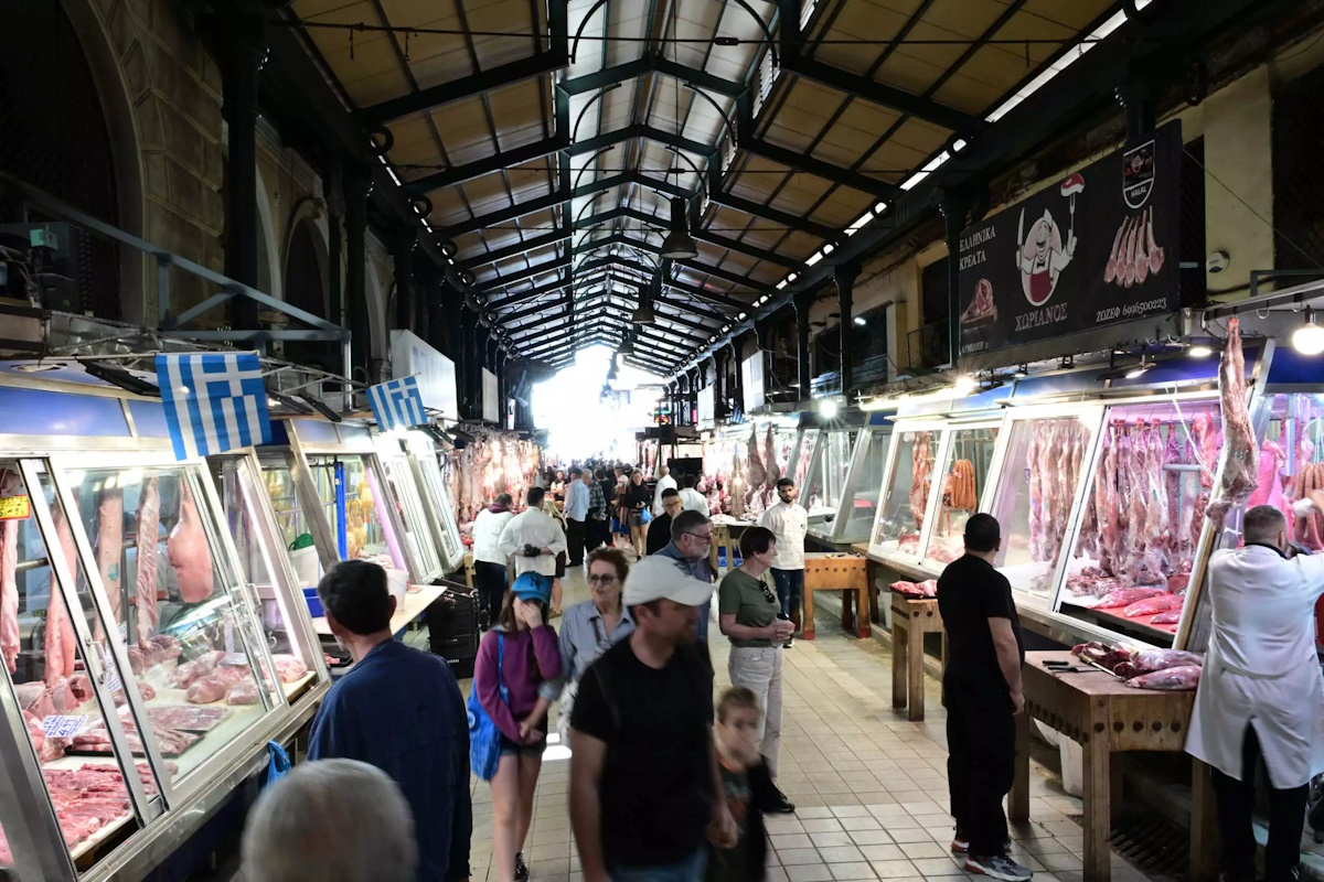 Πώς κινήθηκαν το λιανεμπόριο και η εστίαση το φετινό Πάσχα