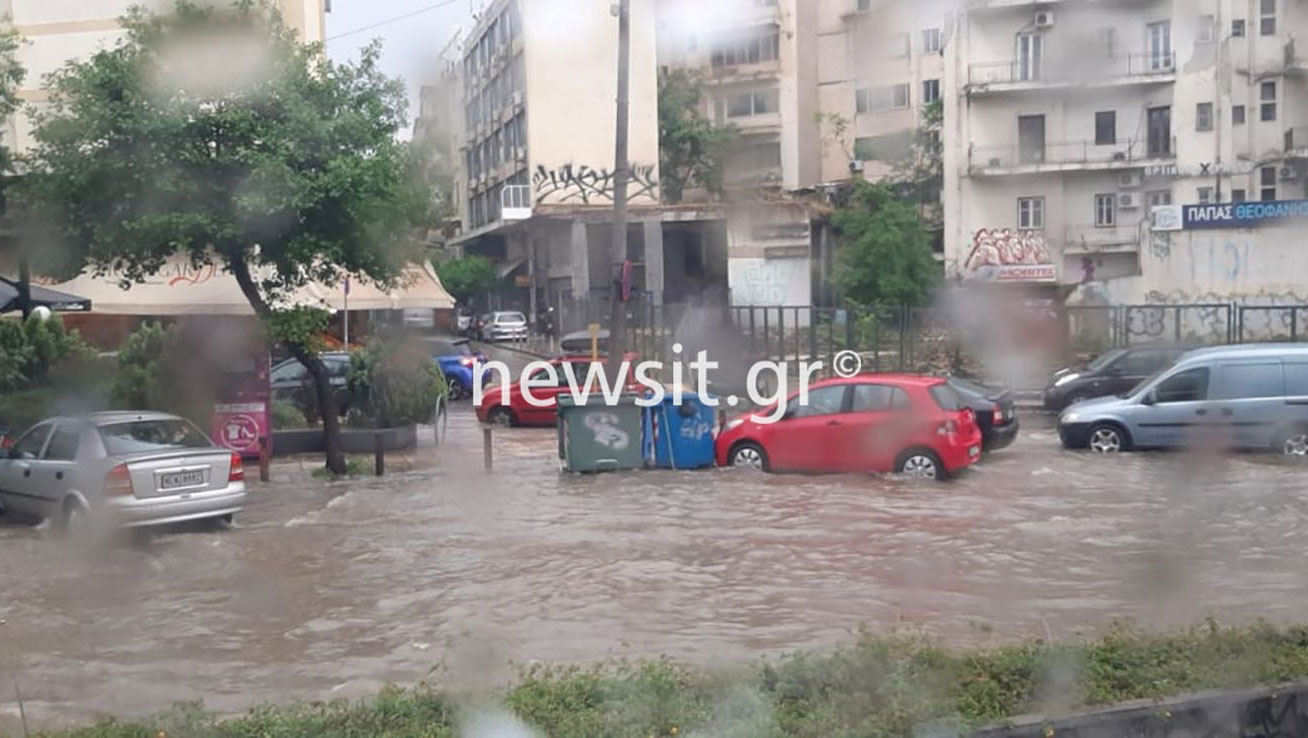 Θεσσαλονίκη: Αγρίεψε ο καιρός – Σφοδρή χαλαζόπτωση και κεραυνοί στο κέντρο της πόλης