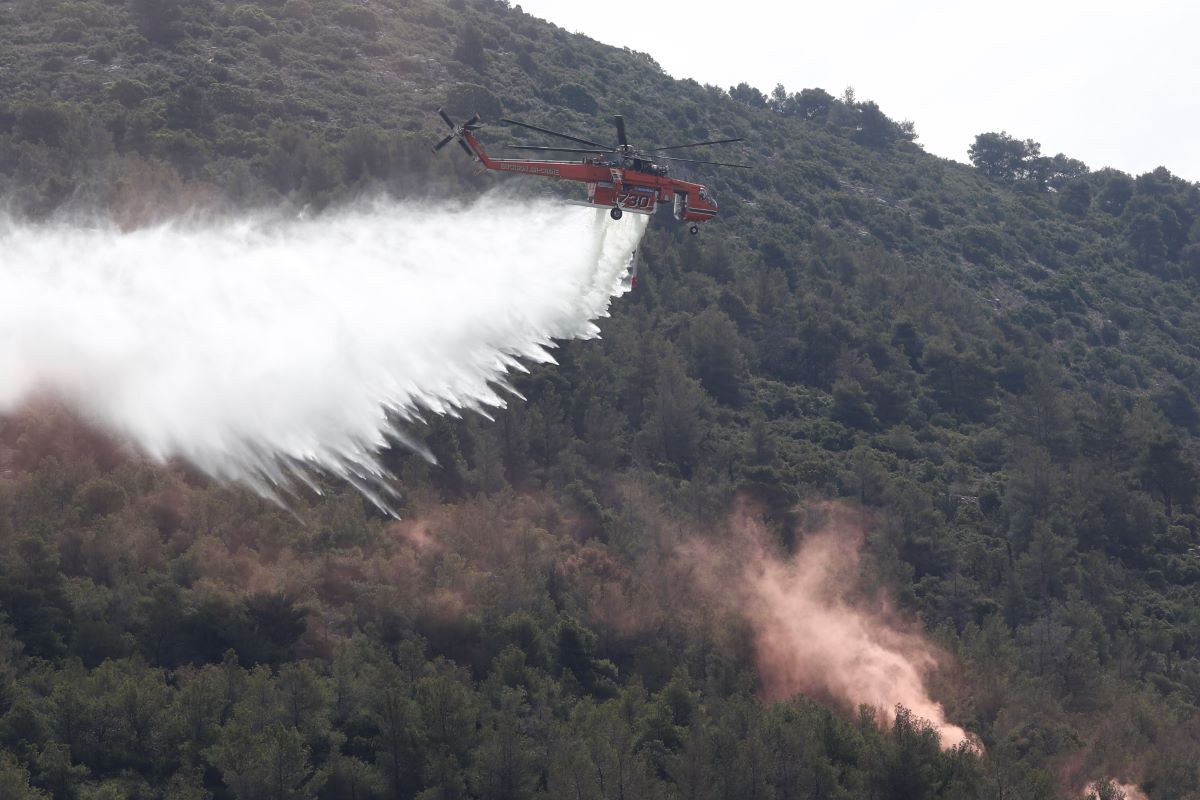 Φωτιά στον Ασπρόπυργο: Άμεση η κινητοποίηση της Πυροσβεστικής