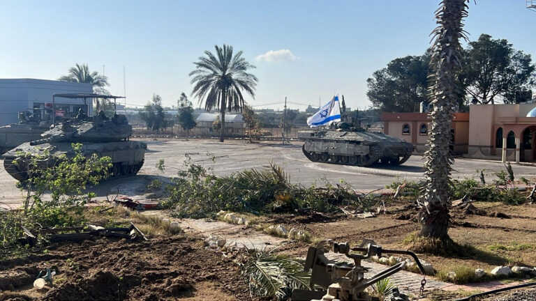 Το Ισραήλ κατέλαβε την παλαιστινιακή πλευρά του περάσματος στη Ράφα - Η στιγμή που μπαίνουν τα τανκς - Θρίλερ με την εκεχειρία