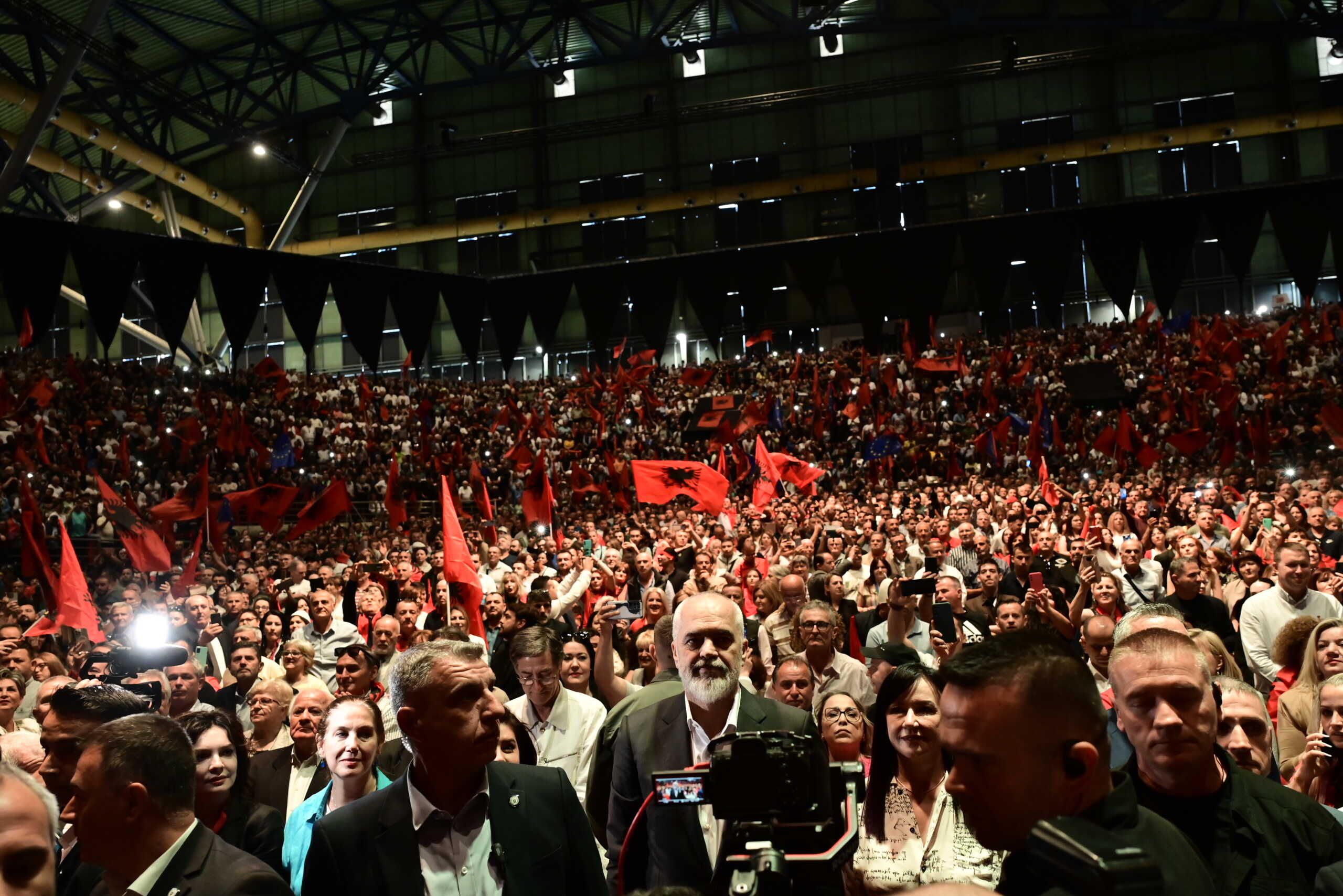 Εκδήλωση με ομιλία του πρωθυπουργού της Αλβανίας Έντι Ράμα  ενόψει των εθνικών εκλογών του 2025, στο Κλειστό Γυμναστήριο Γαλατσίου στην Αθήνα, Κυριακή 12 Μαΐου 2024. 
(ΜΙΧΑΛΗΣ ΚΑΡΑΓΙΑΝΝΗΣ