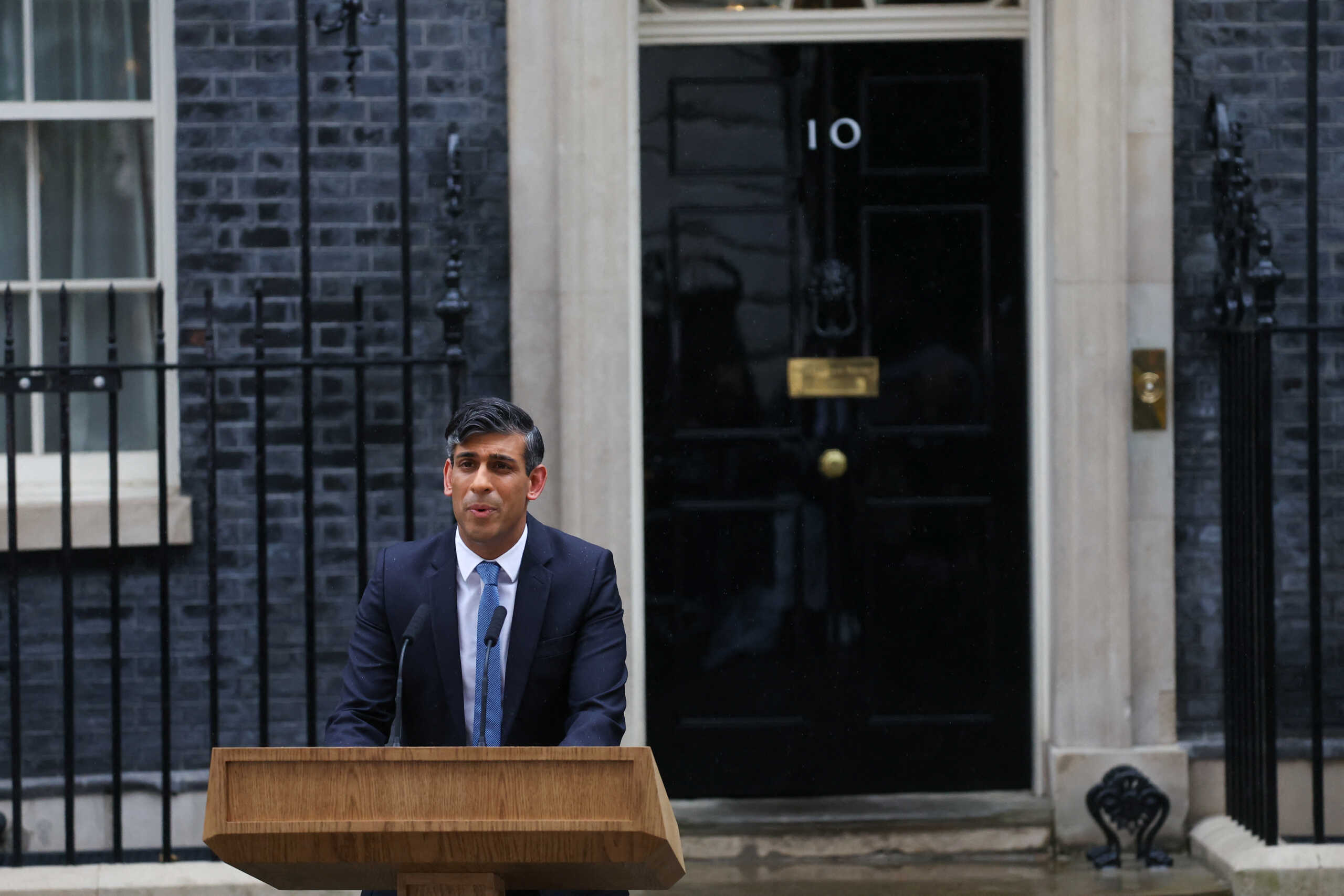 British Prime Minister Rishi Sunak delivers a speech outside Number 10 Downing Street, in London, Britain, May 22, 2024. REUTERS