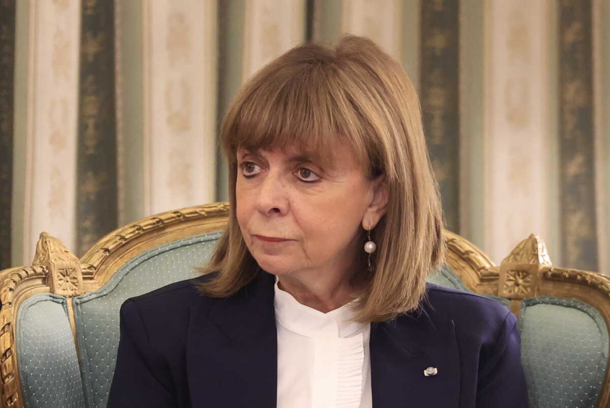 Συνάντηση της Προέδρου της Δημοκρατίας Κατερίνας Σακελλαροπούλου με τον Εμίρη του Κατάρ, Σεΐχη Tamim bin Hamad Al Thani, στο Προεδρικό Μέγαρο, Τετάρτη 29 Μαΐου 2024. 
(ΓΙΩΡΓΟΣ ΚΟΝΤΑΡΙΝΗΣ