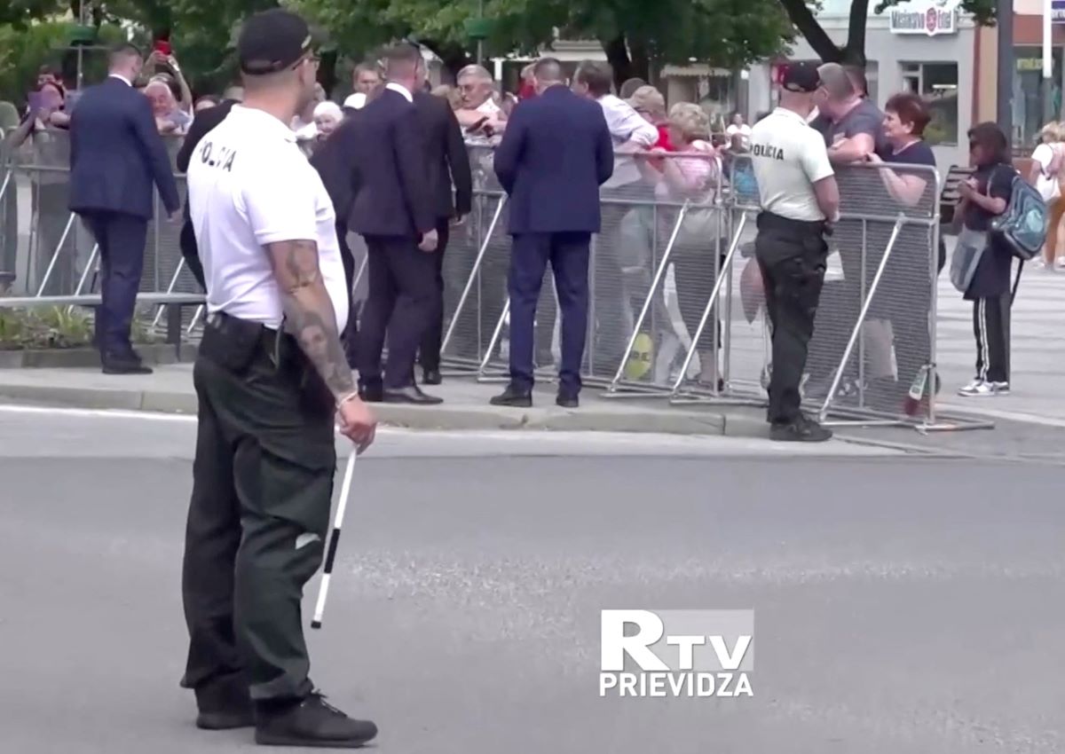 Ρόμπερτ Φίτσο: Εξαιρετικά σοβαρή η κατάστασή του, παραμένει στο χειρουργείο