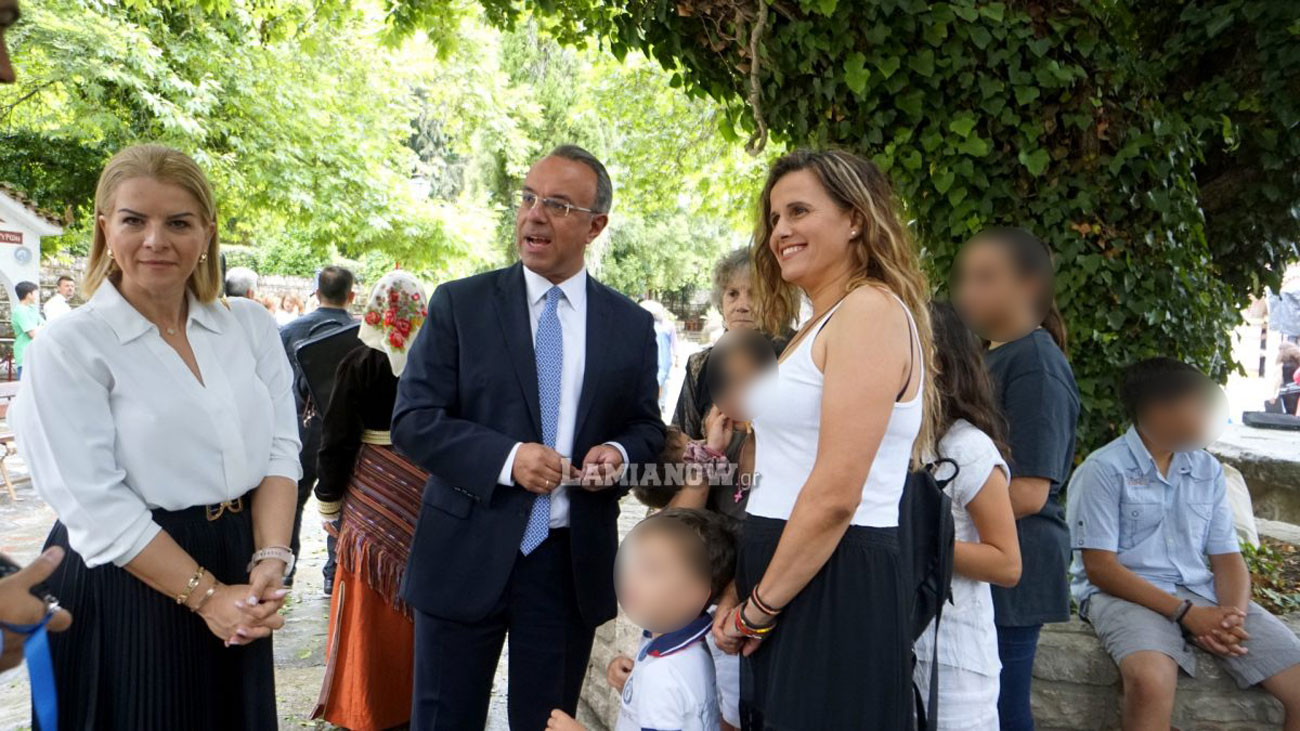 Καμένα Βούρλα: Γνωρίστε τη μητέρα 9 παιδιών που δεν έχει συμπληρώσει τα 39 της χρόνια