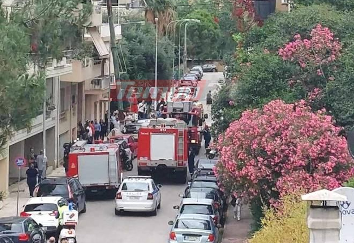 Πάτρα: Άνδρας έπεσε στο κενό από τον 5ο όροφο – Τον απεγκλώβισε η Πυροσβεστική