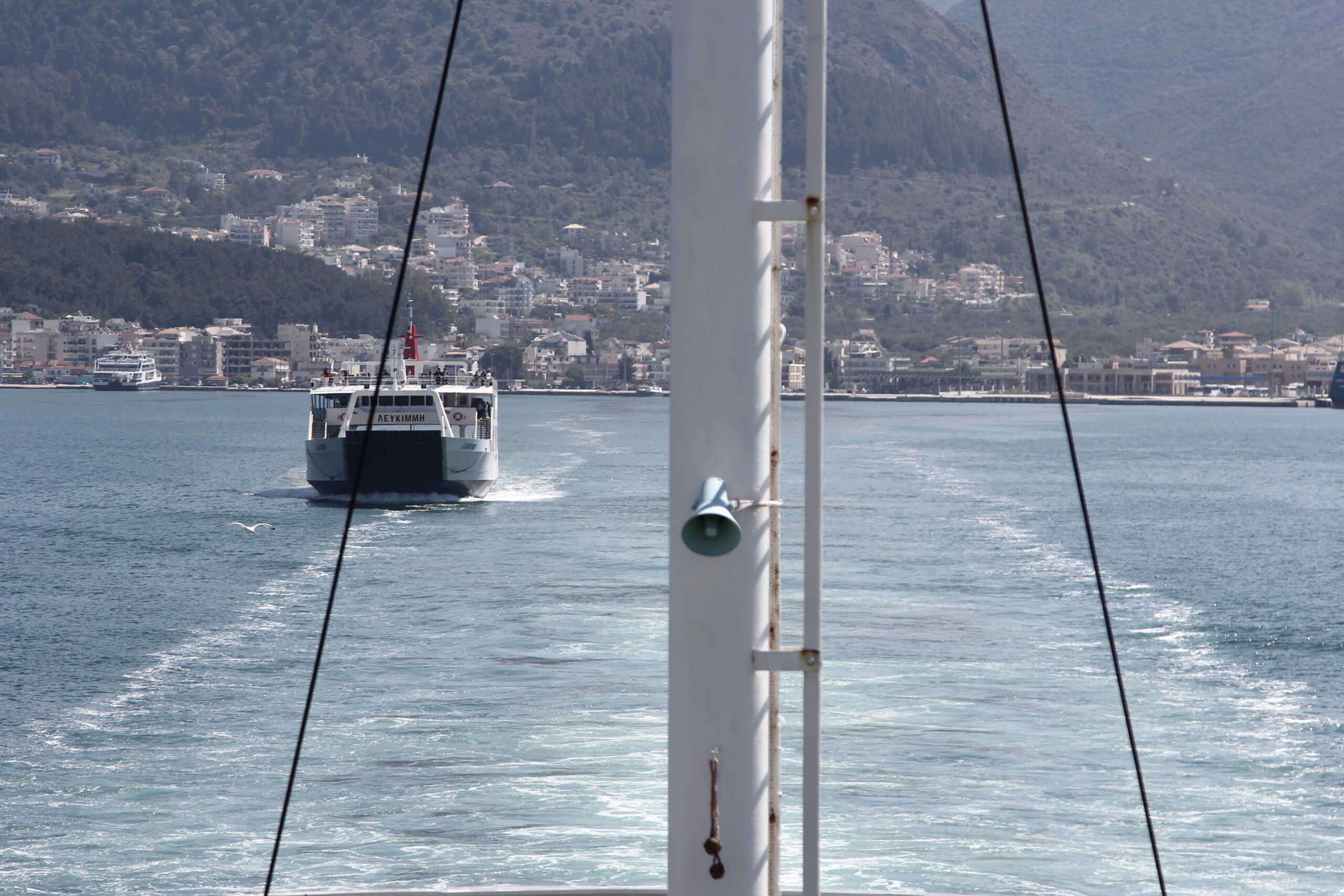 Άστατος ο καιρός το Πάσχα: Πού θα φυσάει και πότε επιστρέφει η σκόνη