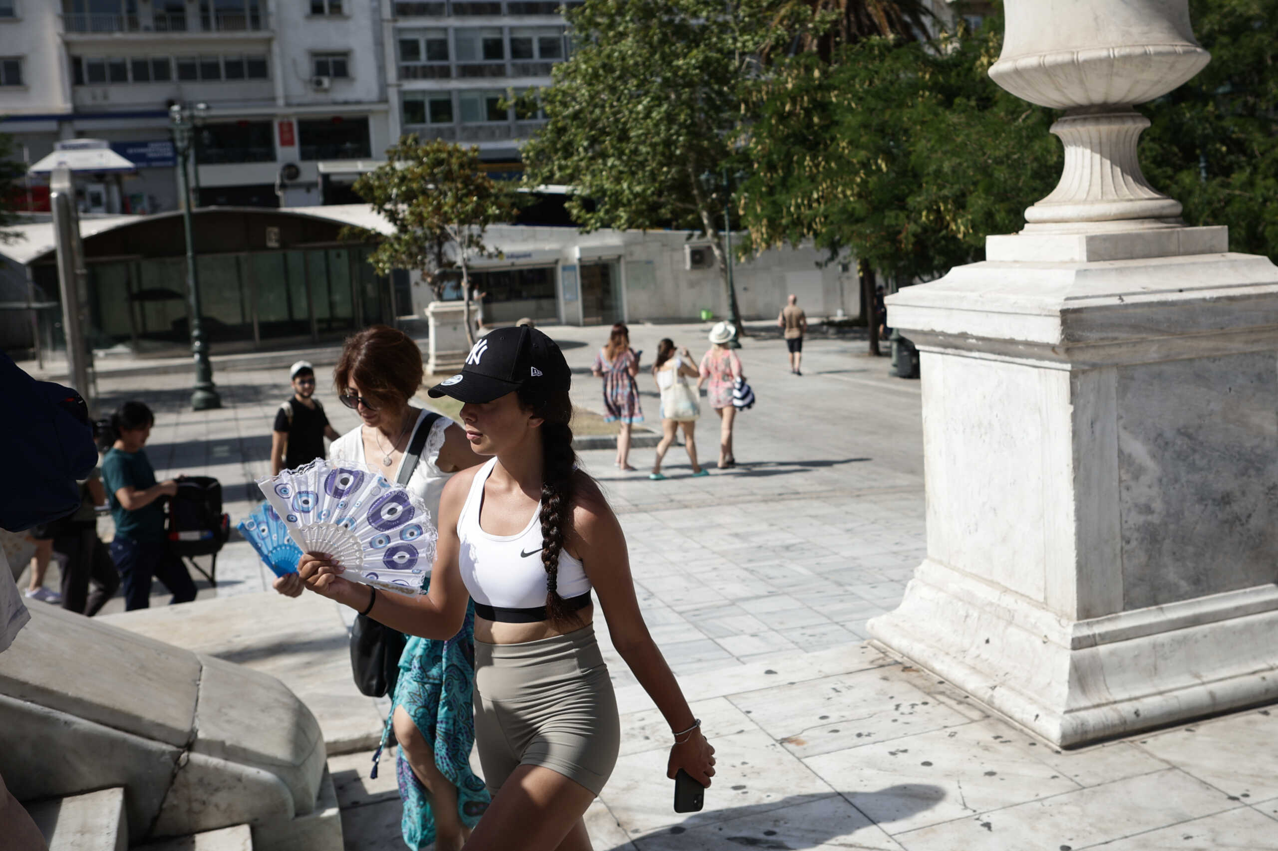 ΚΑΥΣΩΝΑΣ ΣΤΟ ΚΕΝΤΡΟ ΤΗΣ ΑΘΗΝΑΣ (EUROKINISSI