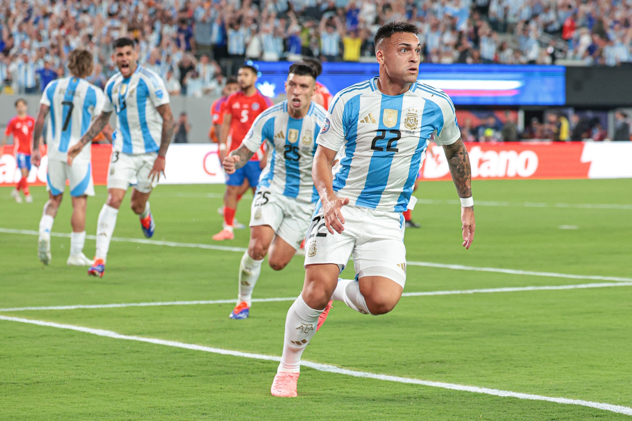 Jun 25, 2024; East Rutherford, NJ, USA; Argentina forward Lautaro Martinez (22) celebrates his goal during the second half against Chile at MetLife Stadium. Mandatory Credit: Vincent Carchietta-USA TODAY Sports