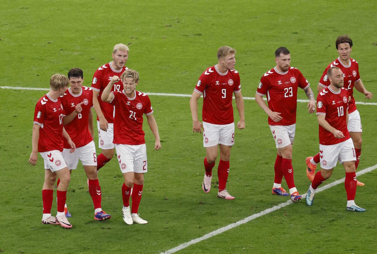 Soccer Football - Euro 2024 - Group C - Denmark v England - Frankfurt Arena, Frankfurt, Germany - June 20, 2024 Denmark's Morten Hjulmand celebrates scoring their first goal with teammates Victor Kristiansen, Andreas Christensen, Jonas Wind, Rasmus Hojlund, Pierre-Emile Hojbjerg, Christian Eriksen and Joachim Andersen REUTERS