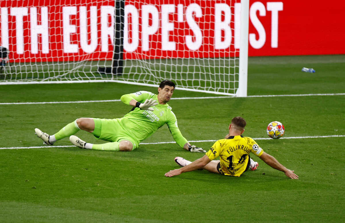 Soccer Football - Champions League - Final - Borussia Dortmund v Real Madrid - Wembley Stadium, London, Britain - June 1, 2024 Borussia Dortmund's Niclas Fullkrug shoots at goal and hits the post REUTERS