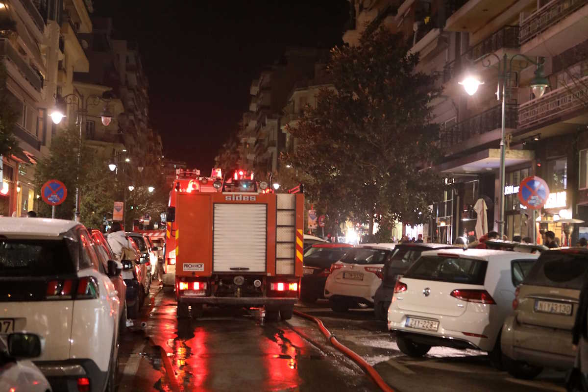 Πυρκαγιά σε διαμέρισμα επί της οδού Παλαιών Πατρών Γερμανού στην Θεσσαλονίκη την Τρίτη 22 Ιανουαρίου 2019.
(ΜΟΤΙΟΝΤΕΑΜ