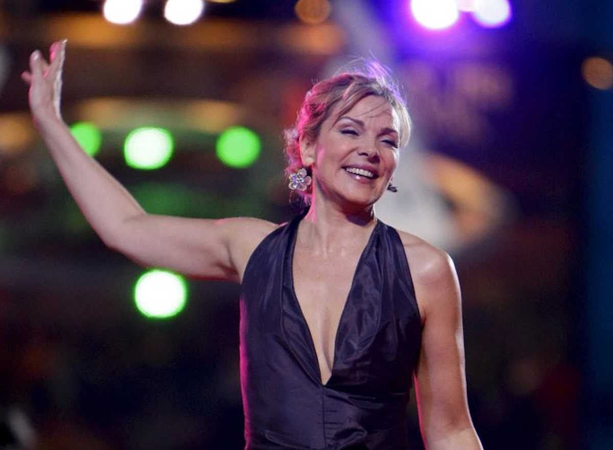 epa01348446 Actress Kim Catrall ('Sex and the City') arrives for the Life Ball in Vienna, Austria, 17 May 2008. The Life Ball is Europe's largest AIDS charity event. Begun in 1993, it takes place annually at the city hall in Vienna, Austria. The event is organised by Gery Keszler and it is the only AIDS charity event that takes place in a political building.  EPA