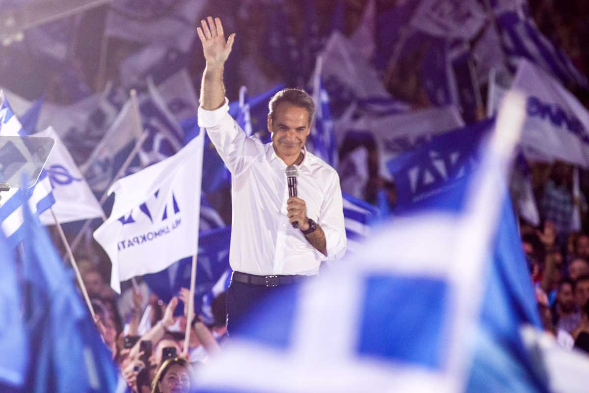Ομιλία του Πρωθυπουργού και Προέδρου της Νέας Δημοκρατίας Κυριάκου Μητσοτάκη στην κεντρική προεκλογική συγκέντρωση του κόμματος στην πλατεία Συντάγματος, στην Αθήνα, Παρασκευή 7 Ιουνίου 2024. 
(ΓΙΑΝΝΗΣ ΠΑΝΑΓΟΠΟΥΛΟΣ
