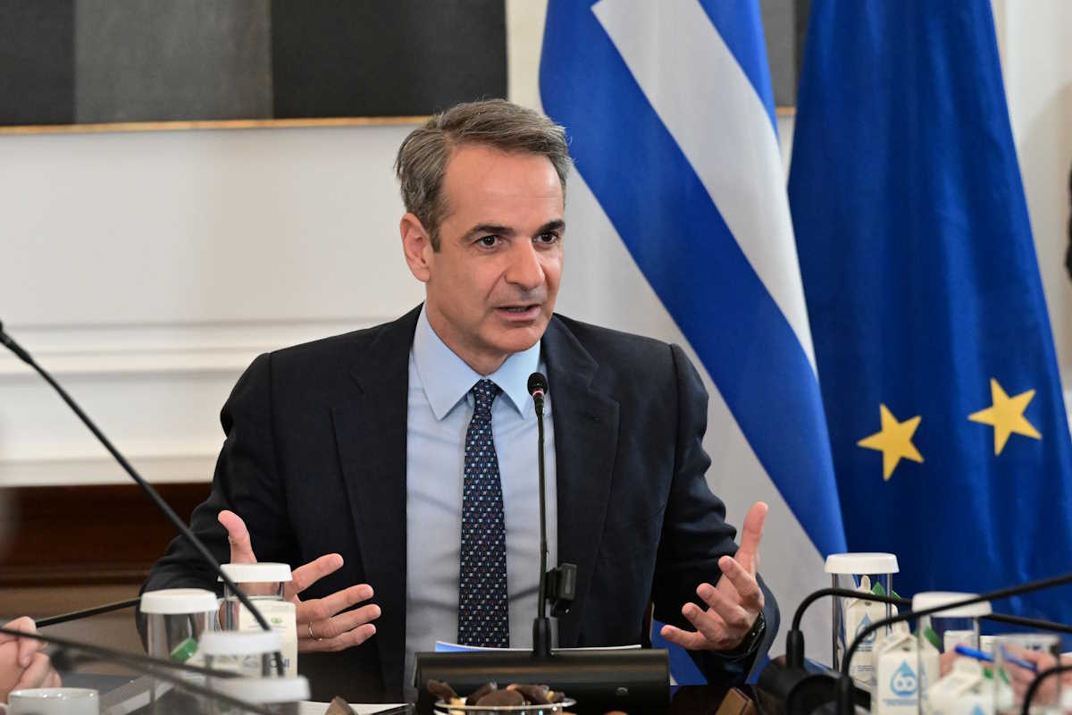Συνεδρίαση του Υπουργικού Συμβουλίου, υπό τον Πρωθυπουργό Κυριάκο Μητσοτάκη, στο Μέγαρο Μαξίμου, Μεγάλη Δευτέρα 29 Απριλίου 2024. Στην ατζέντα του υπουργικού συμβουλίου το νομοσχέδιο του υπουργείου Εσωτερικών για το σύστημα κινήτρων και ανταμοιβής των δημοσίων υπαλλήλων, το νομοσχέδιο για τη δικονομία του Συμβουλίου της Επικρατείας, το νέο Αναπτυξιακό Πρόγραμμα Δημοσίων Επενδύσεων, αλλά και η Εθνική Στρατηγική για τα Άτομα με Αναπηρία 2024 - 2030.
(ΤΑΤΙΑΝΑ ΜΠΟΛΑΡΗ