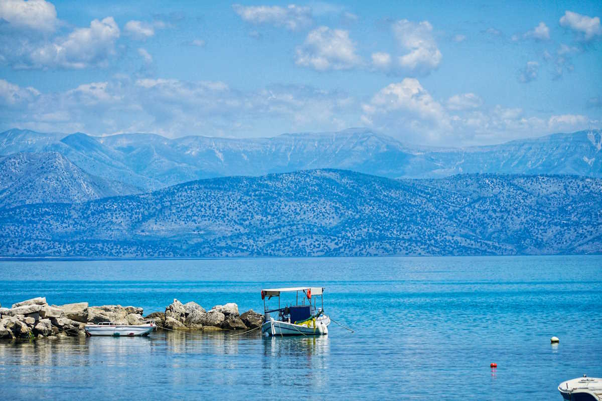 Στιγμιότυπο από την παραλία Ρόδα στην Κέρκυρα, Τρίτη 30 Απριλίου 2024. 
(ΓΙΩΡΓΟΣ ΚΟΝΤΑΡΙΝΗΣ