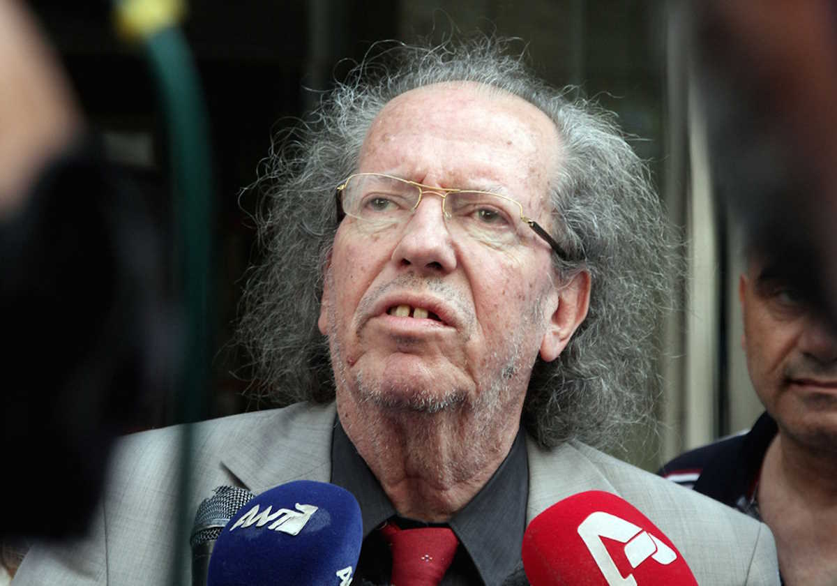Ο Σπύρος Φυτράκης δικηγόρος του Σάββα Ξηρού κάνει δηλώσεις στα δικαστήρια του Πειραιά, Τρίτη 17 Ιουνίου 2014. Στα δικαστήρια Πειραιά προσήλθε ο Σάββας Ξηρός, ο οποίος ζητά να έκτιση την ποινή του κατ' οίκον λόγω προβλημάτων υγείας. ΑΠΕ-ΜΠΕ