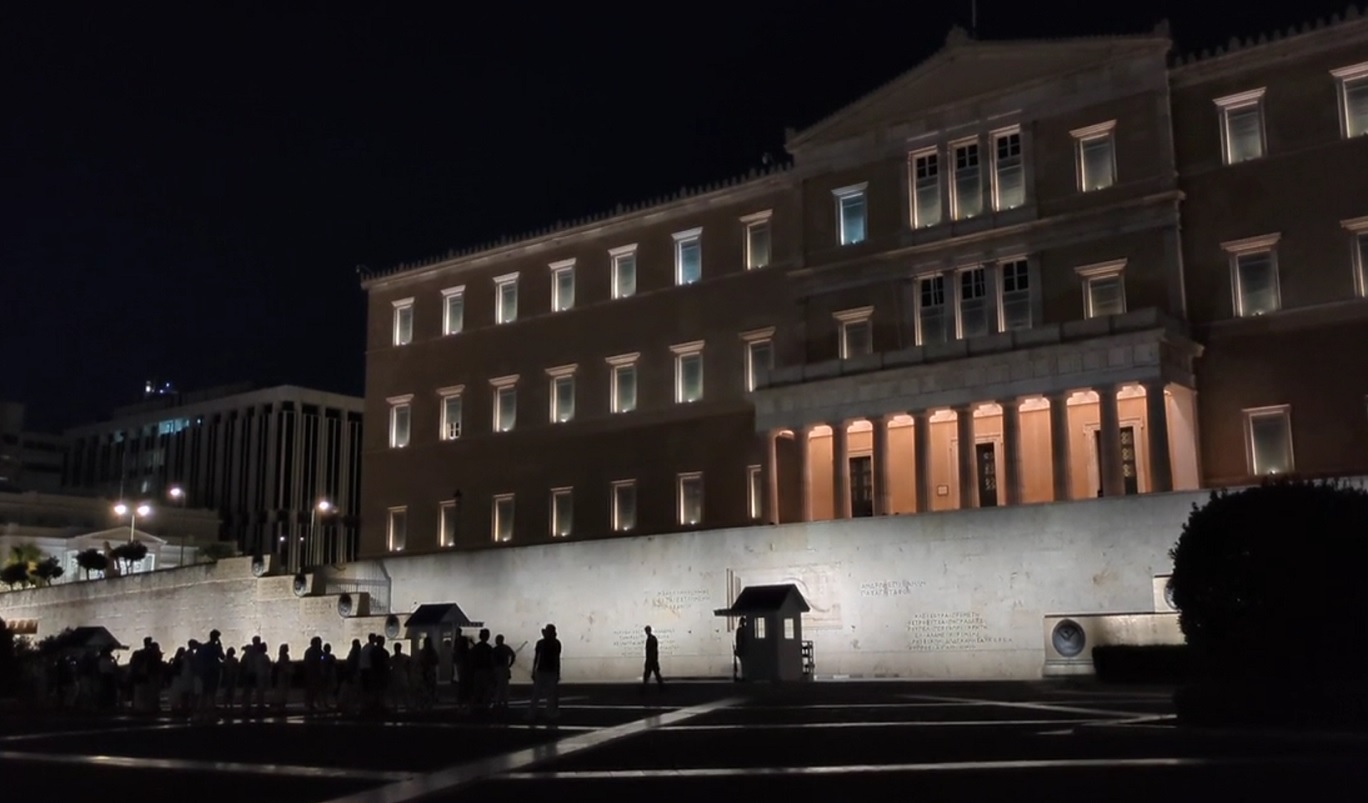 Ξαφνικό μπλακ άουτ στο Σύνταγμα, εκτός λειτουργίας τα φανάρια
