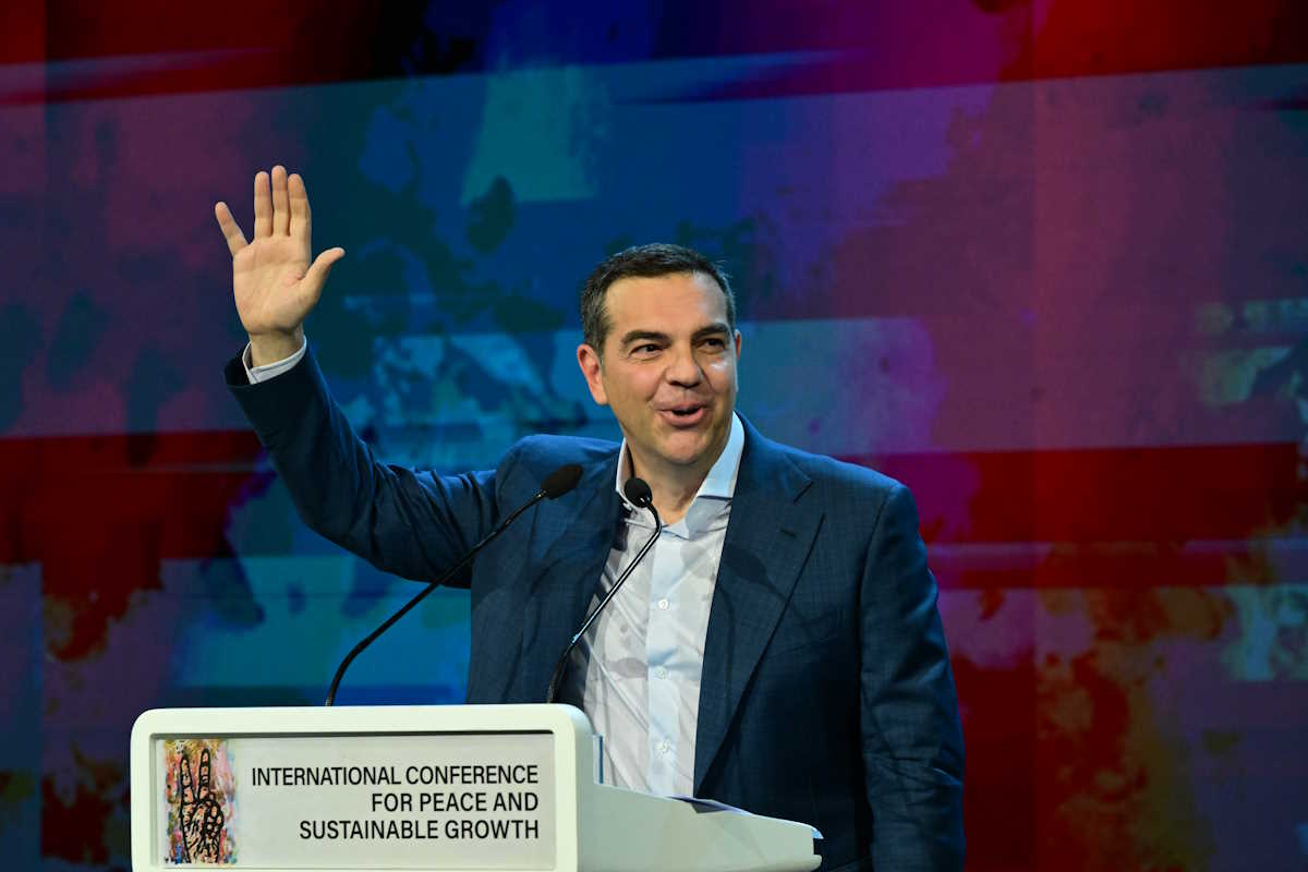 Δεύτερη ημέρα εργασιών της 1ης Διεθνούς Διάσκεψης για την Ειρήνη και τη Βιώσιμη Ανάπτυξη, που υλοποιήθηκε από το Ινστιτούτο Αλέξη Τσίπρα σε συνεργασία με το Ίδρυμα Ζόραν Ζάεφ, στο Ωδείο Αθηνών. Με αφορμή τη συμπλήρωση έξι χρόνων από τη Συμφωνία των Πρεσπών, περισσότεροι από 50 ομιλητές και συντονιστές, διακεκριμένες προσωπικότητες από την Ευρώπη, τα Βαλκάνια, την Αμερική, την Ελλάδα και στην Ανατολική Μεσόγειο, συζητούν μέσα από τις οκτώ θεματικές ενότητες της Διεθνούς Διάσκεψης, για τη σημασία της προώθησης ενεργητικών πολιτικών για την ειρήνη και τη βιώσιμη ανάπτυξη, αλλά και το μέλλον της Ευρώπης.  Τρίτη 18 Ιουνίου 2024  (ΤΑΤΙΑΝΑ ΜΠΟΛΑΡΗ