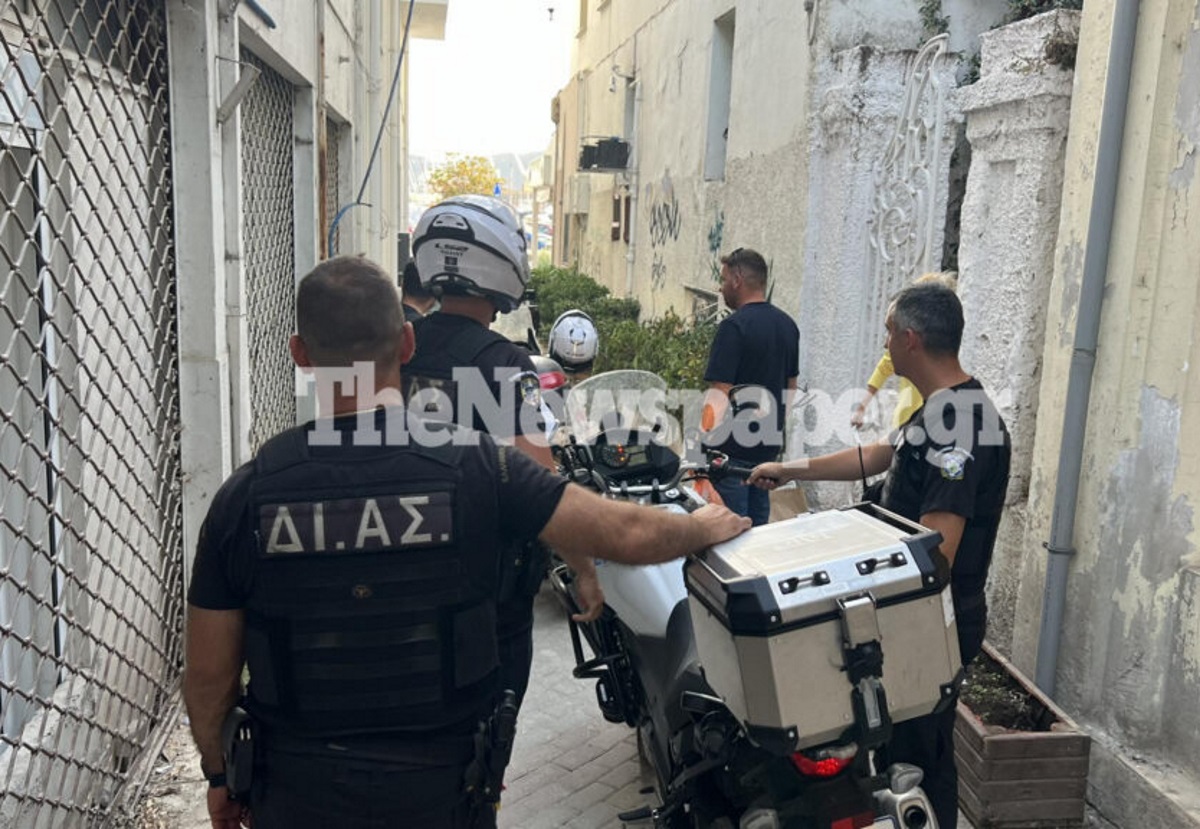 Βόλος: Την έδεσε στο κρεβάτι και από τις φωνές πήγε η αστυνομία – Έφυγε με χειροπέδες από τον οίκο ανοχής