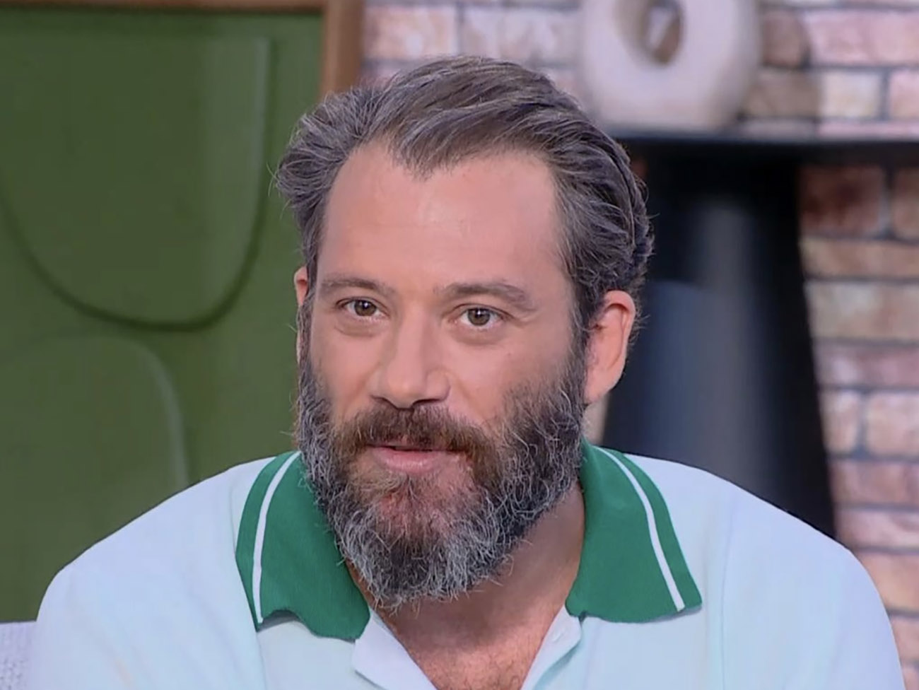 Αντίνοος Αλμπάνης: Θύμωσα με τον Παπακαλιάτη, στο σινεμά και την τηλεόραση δεν σκοτώνεις σκυλί