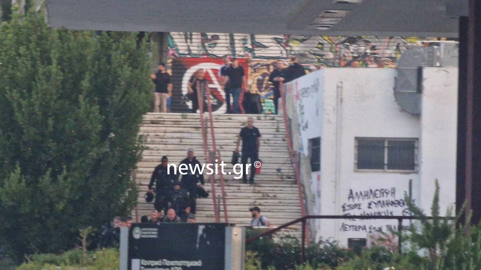 Θεσσαλονίκη: Εκκενώθηκε κατάληψη στη Θεολογική σχολή του ΑΠΘ – Βρέθηκαν κράνη και ρόπαλα