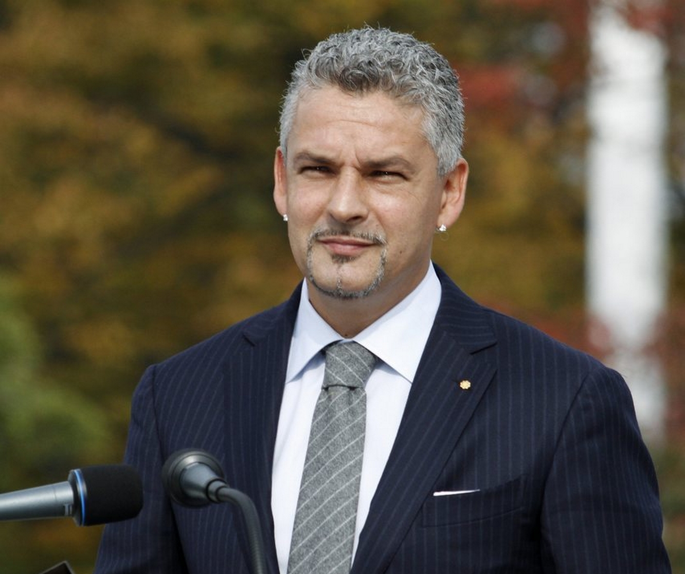 epa02446920 Roberto Baggio, Italian soccer legend, speaks after receiving the Peace Summit Award from Nobel Peace laureates Frederik de Klerk, last President of apartheid-era South Africa and Shrin Ebadi, Iranian human right activist during the commemoration ceremony of the 11th World Summit of Nobel Peace Laureates at Hiroshima Peace Memorial Park in Hiroshima, western Japan, 14 November 2010.  EPA