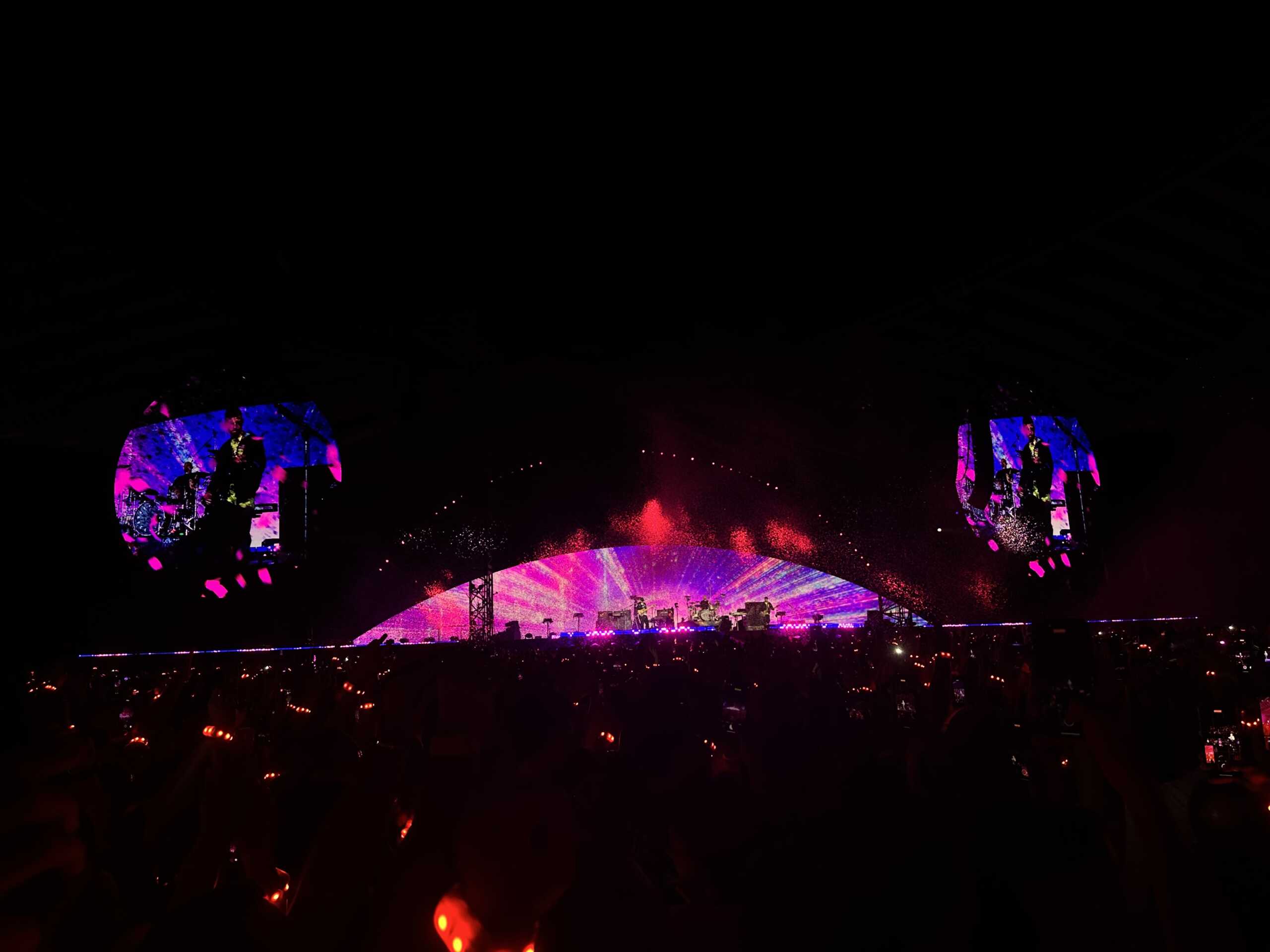 Coldplay: Η μαγική βραδιά στο ΟΑΚΑ – Το μοναδικό σόου του διάσημου συγκροτήματος