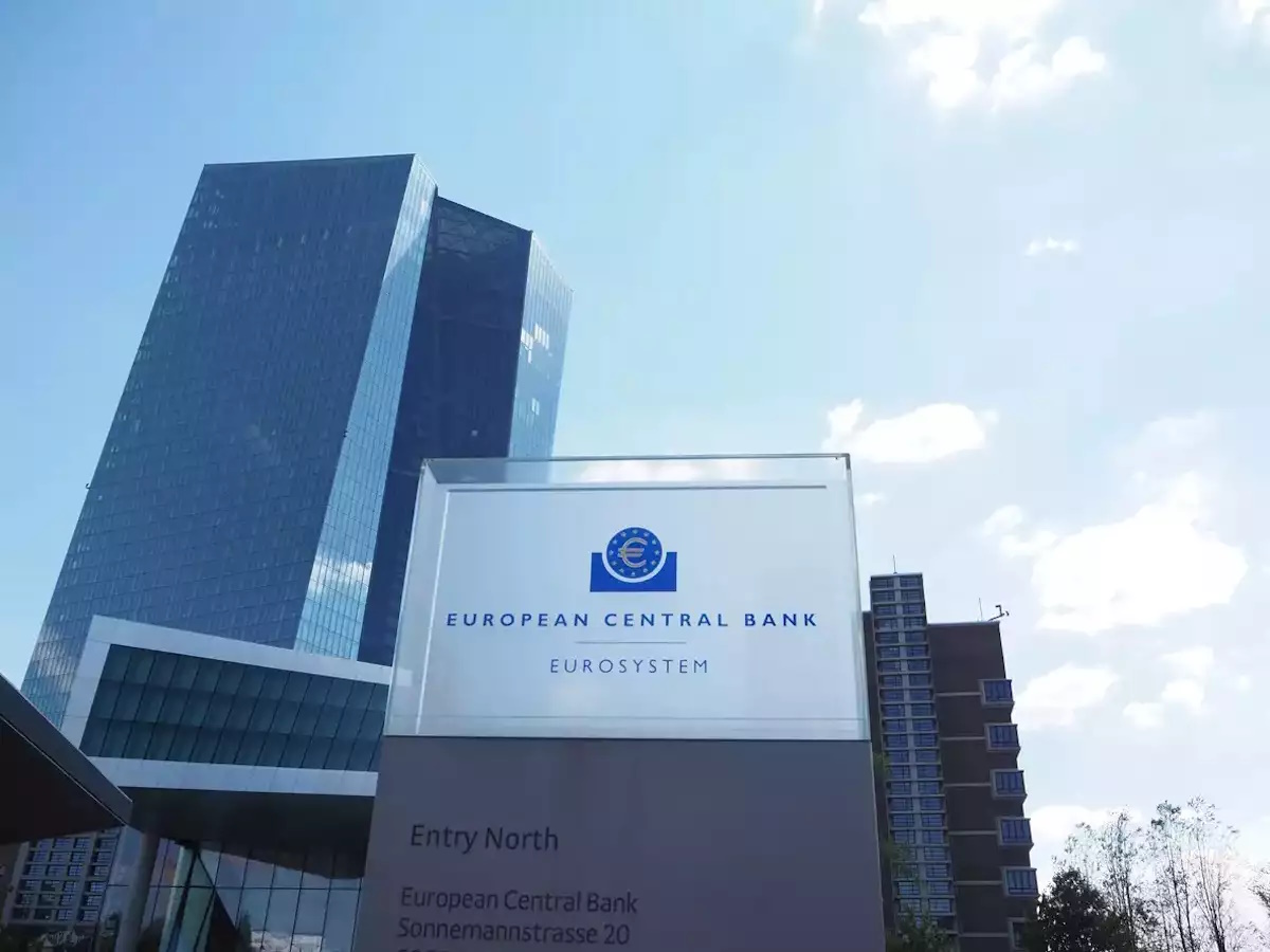 Οι αποδόσεις των ομολόγων υποχωρούν ενόψει της απόφασης της ΕΚΤ για μείωση των επιτοκίων