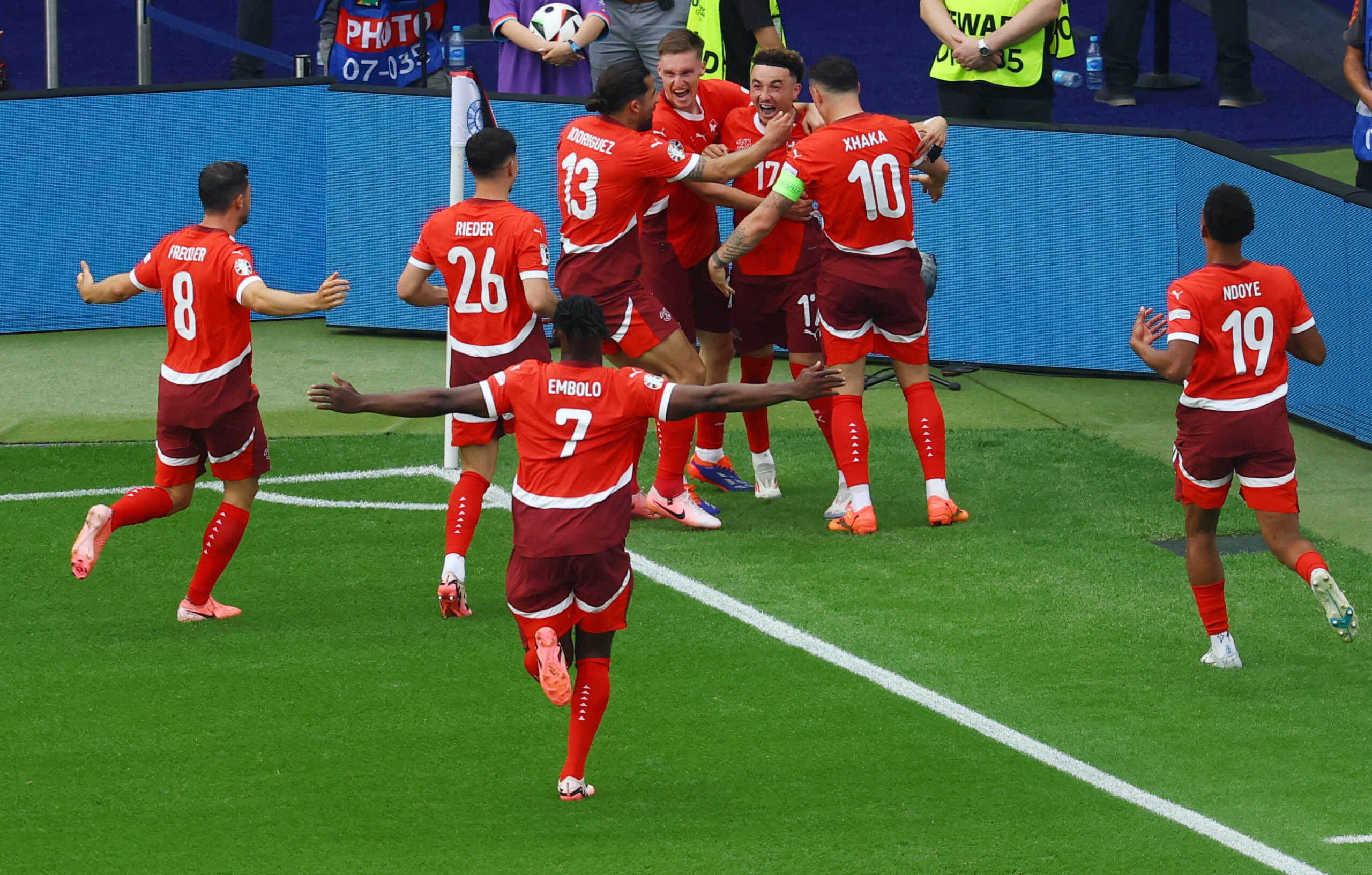 Soccer Football - Euro 2024 - Round of 16 - Switzerland v Italy - Berlin Olympiastadion, Berlin, Germany - June 29, 2024 Switzerland's Ruben Vargas celebrates scoring their second goal with teammates REUTERS