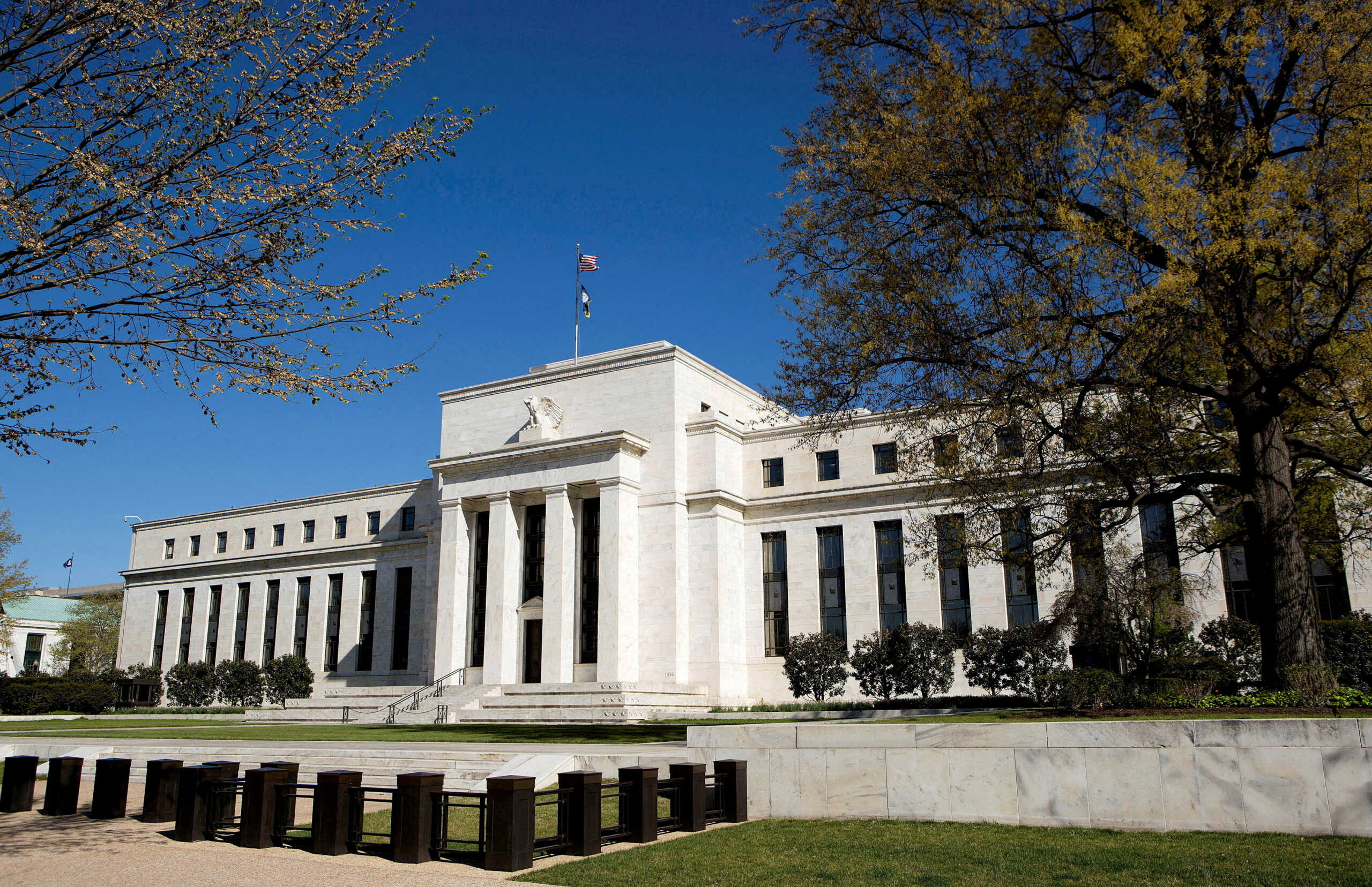 FILE PHOTO: The Federal Reserve Building stands in Washington April 3, 2012. REUTERS
