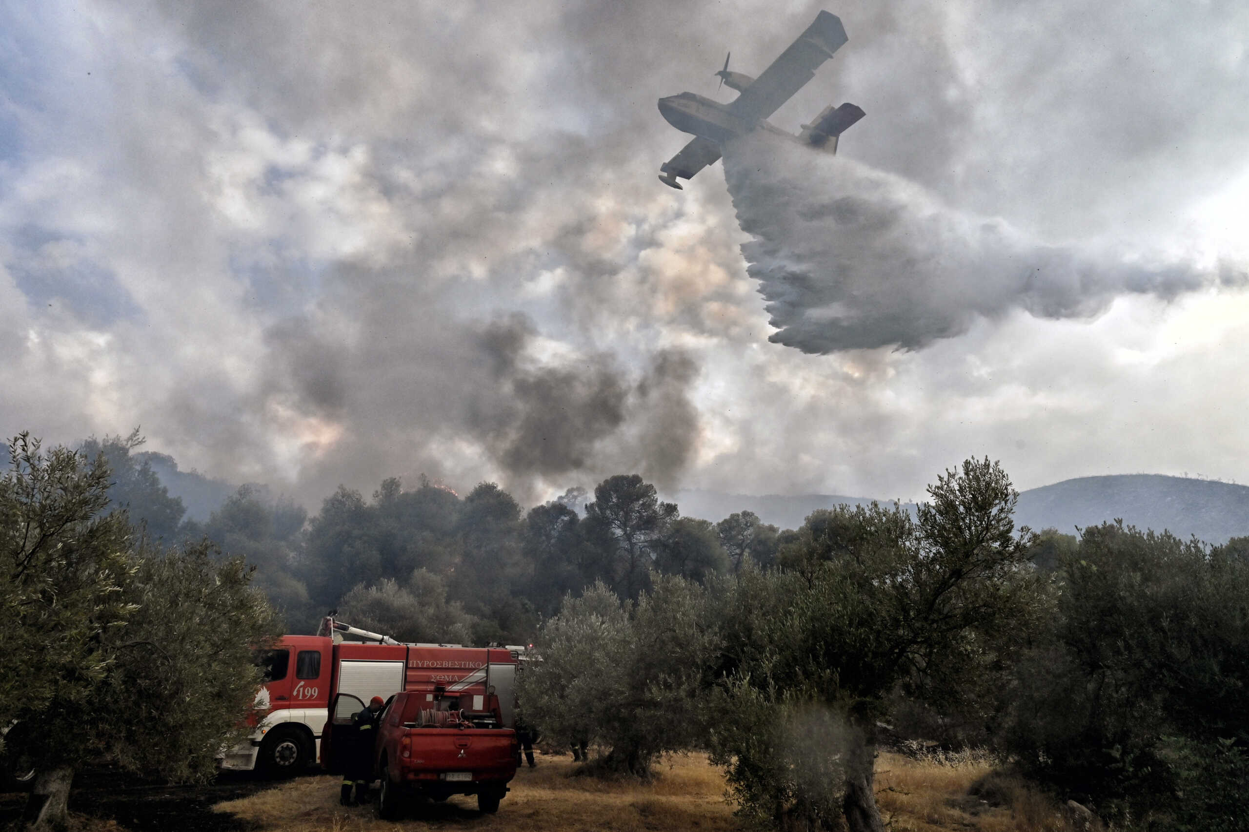 ΜΕΓΑΚΗ ΦΩΤΙΑ ΣΤΟ ΚΑΤΑΚΑΛΙ ΚΟΡΙΝΘΙΑΣ (ΒΑΣΙΛΗΣ ΨΩΜΑΣ