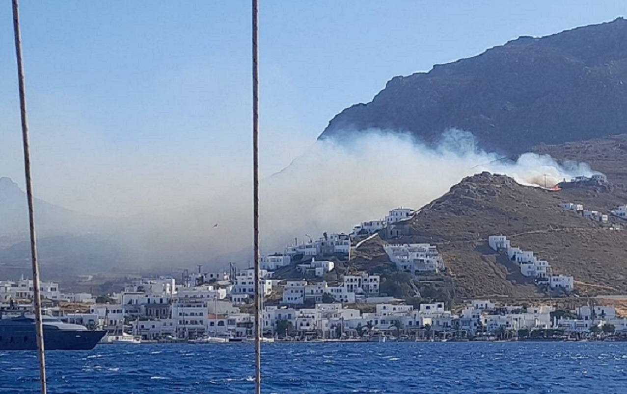 Φωτιά στη Σέριφο: Υπό έλεγχο το πύρινο μέτωπο, μεγάλες καταστροφές