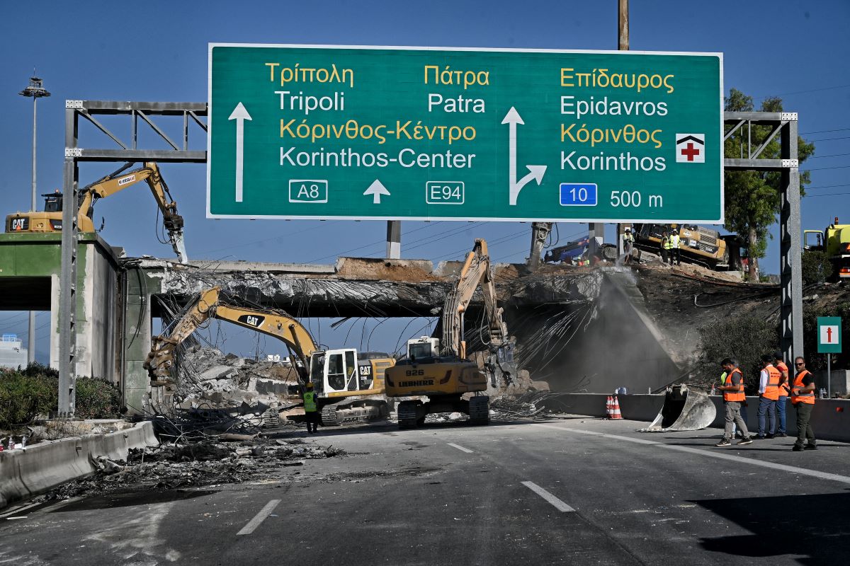 Ανατροπή βυτιοφόρου στην Εθνική Οδό Αθηνών – Η Τροχαία αναζητά πληροφορίες από οδηγούς