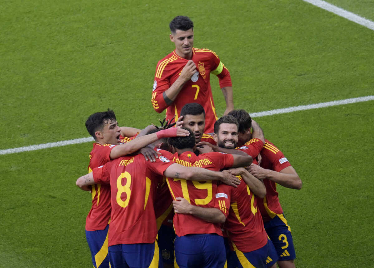 Soccer Football - Euro 2024 - Group B - Spain v Croatia - Berlin Olympiastadion, Berlin, Germany - June 15, 2024  Spain's Dani Carvajal celebrates scoring their third goal with teammates REUTERS
