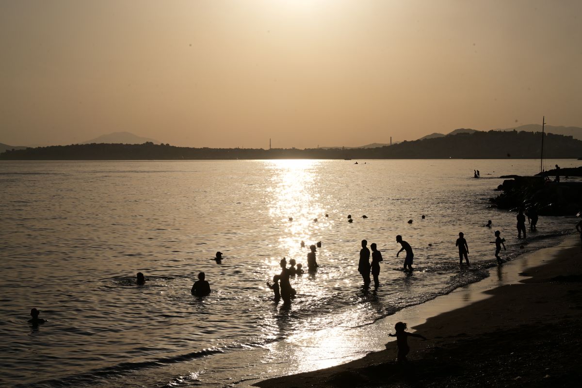 Καιρός αύριο: Ανεβαίνει ο υδράργυρος, μέχρι τους 36 βαθμούς η θερμοκρασία