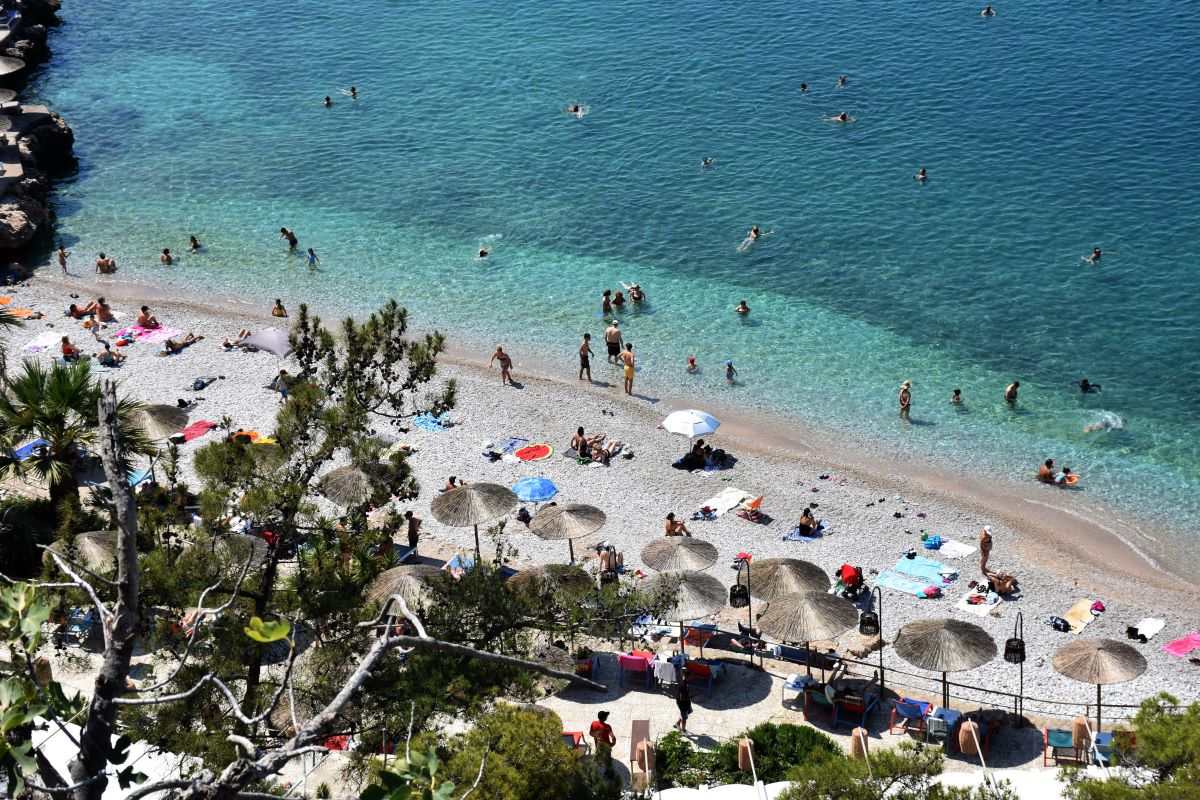 Καιρός σήμερα: Πού θα χτυπήσει «κόκκινο» η θερμοκρασία