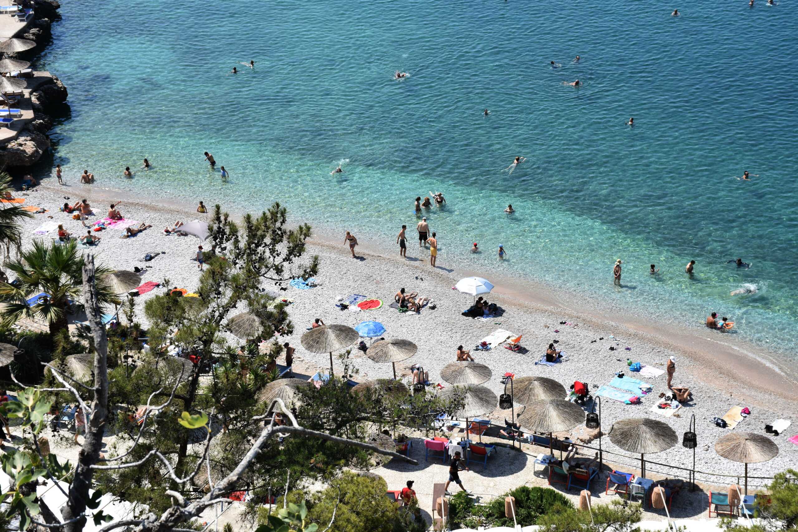ΝΑΥΠΛΙΟ - ΖΕΣΤΗ ΚΑΙ ΜΠΑΝΙΟ ΣΤΗ ΠΑΡΑΛΙΑ ΤΗΣ ΑΡΒΑΝΙΤΙΑΣ. (ΒΑΣΙΛΗΣ ΠΑΠΑΔΟΠΟΥΛΟΣ
