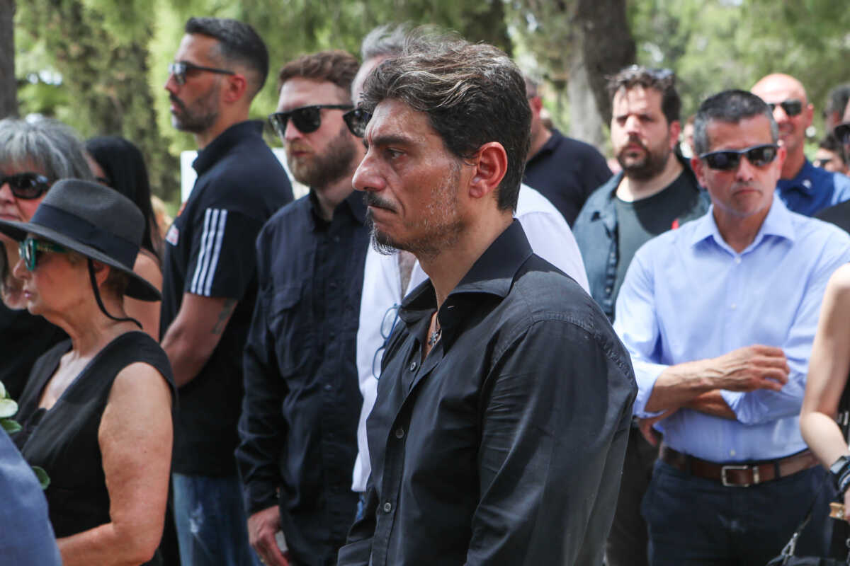 Κηδεία Πάρη Δερμάνη: Σύσσωμος ο Παναθηναϊκός στο τελευταίο αντίο