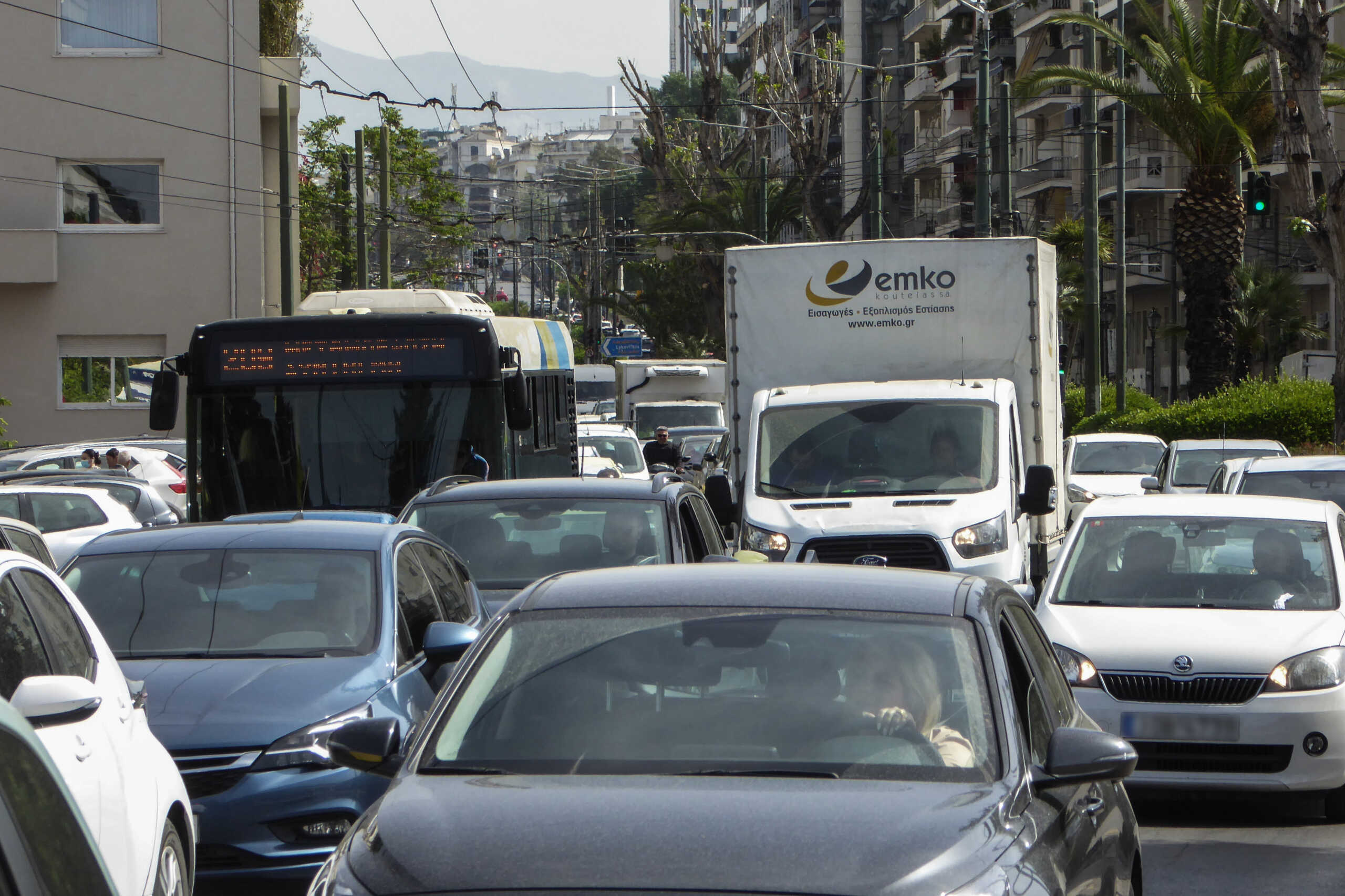 Κίνηση στο κέντρο της Αθήνας, Τετάρτη 17 Απριλίου 2024. 
(ΓΙΩΡΓΟΣ ΚΟΝΤΑΡΙΝΗΣ