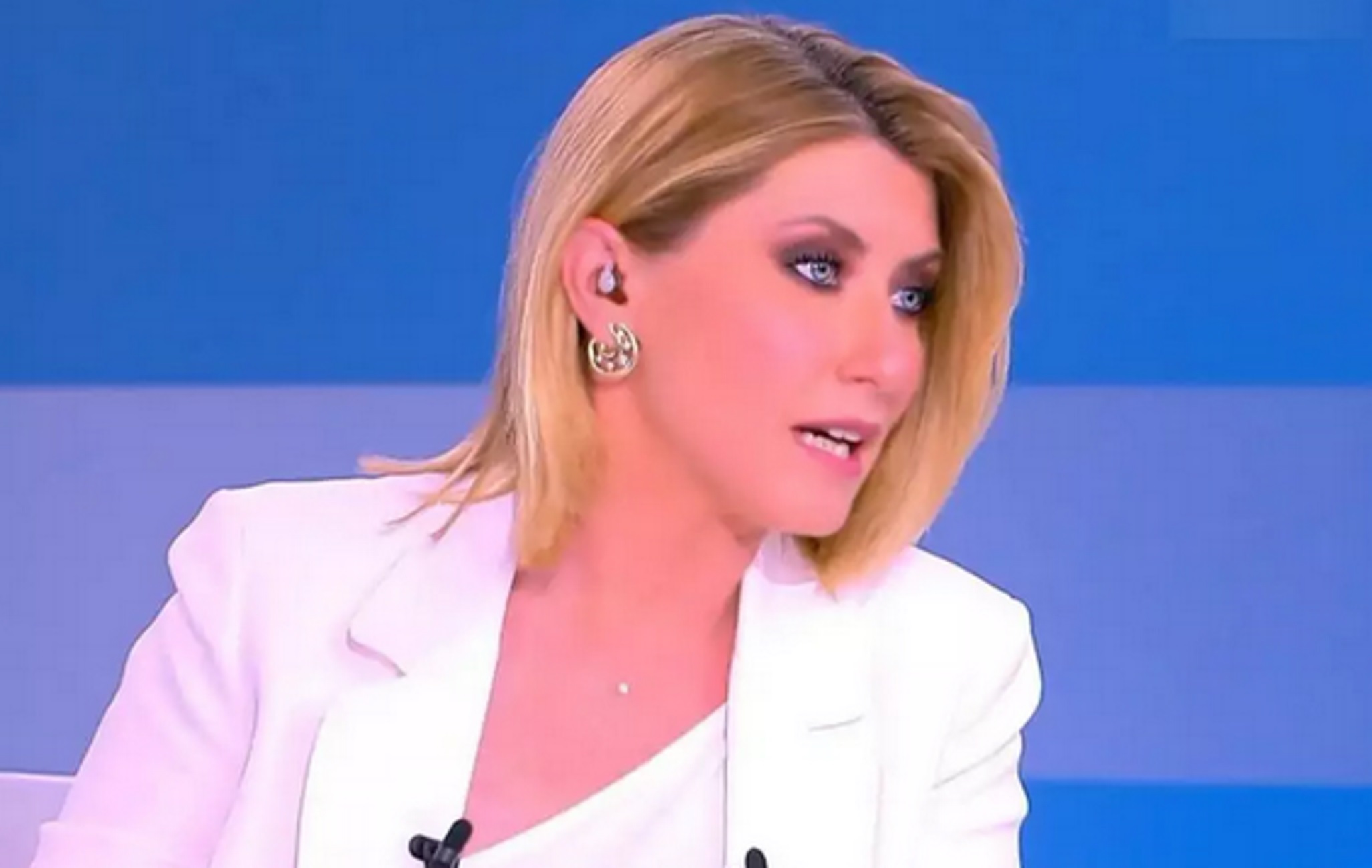 Σία Κοσιώνη: «Ξέρω και εγώ να φωνάζω» ξέσπασε η παρουσιάστρια σε εκπομπή του ΣΚΑΙ