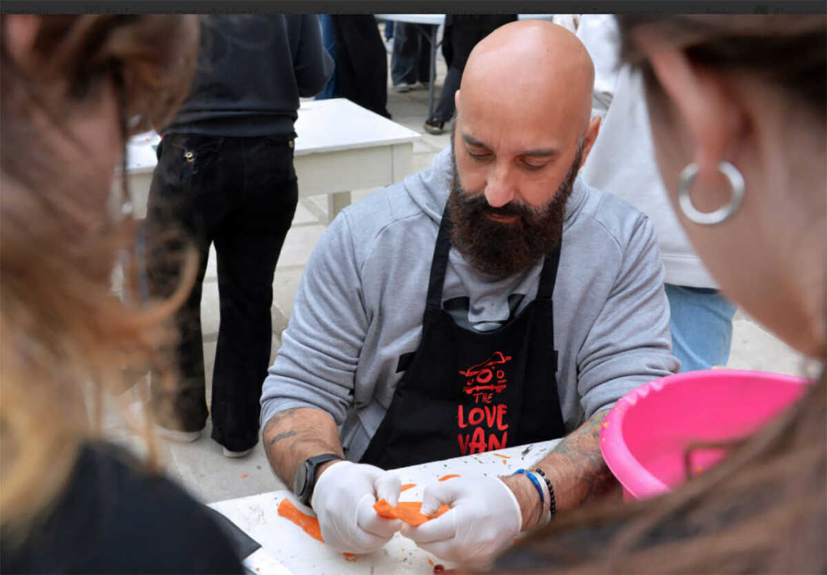 Το «The Love Van», με την υποστήριξη των πρατηρίων Shell, ταξίδεψε σε σχολεία της χώρας