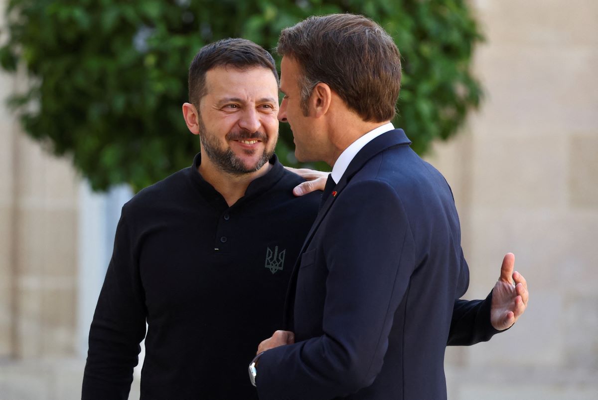 Ο Μακρόν θέλει την έναρξη των ενταξιακών διαπραγματεύσεων της Ουκρανίας με την ΕΕ μέχρι το τέλος Ιουνίου