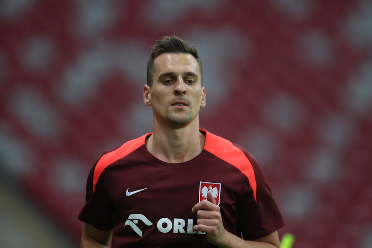 epa11386103 Poland player Arkadiusz Milik attends a training session of the national soccer team in Warsaw, Poland, 02 June 2024.  The Polish national soccer team prepares for the UEFA EURO 2024 with two friendly matches on 07 and 10 June.  EPA