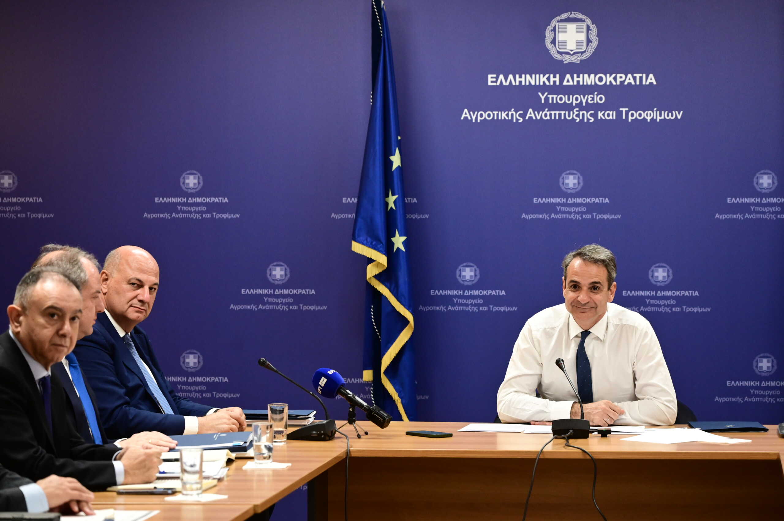 Επίσκεψη του Πρωθυπουργού Κυριάκου Μητσοτάκη στο υπουργείο Αγροτικής Ανάπτυξης και Τροφίμων, Παρασκευή 21 Ιουνίου 2024. 
(ΜΙΧΑΛΗΣ ΚΑΡΑΓΙΑΝΝΗΣ