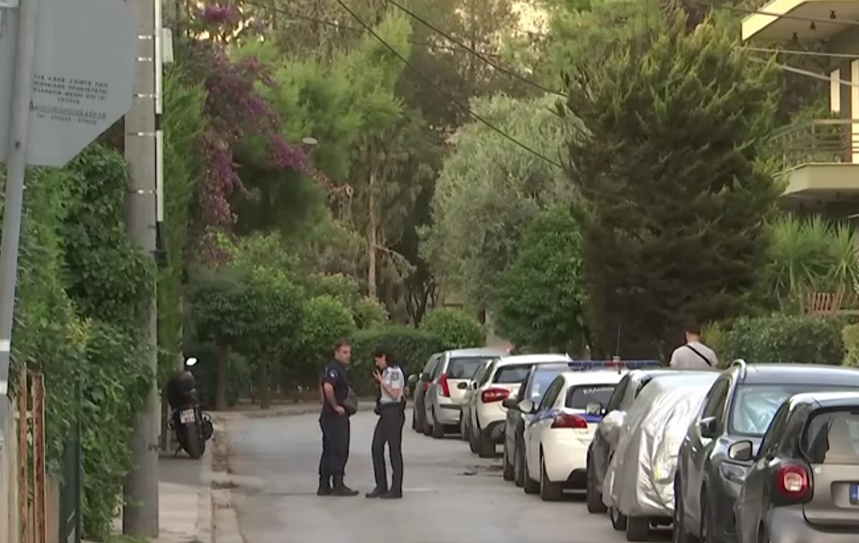 Επίθεση με μολότοφ έξω από το σπίτι της Προέδρου του Αρείου Πάγου – Τραυματίστηκε ο σκοπός υπηρεσίας