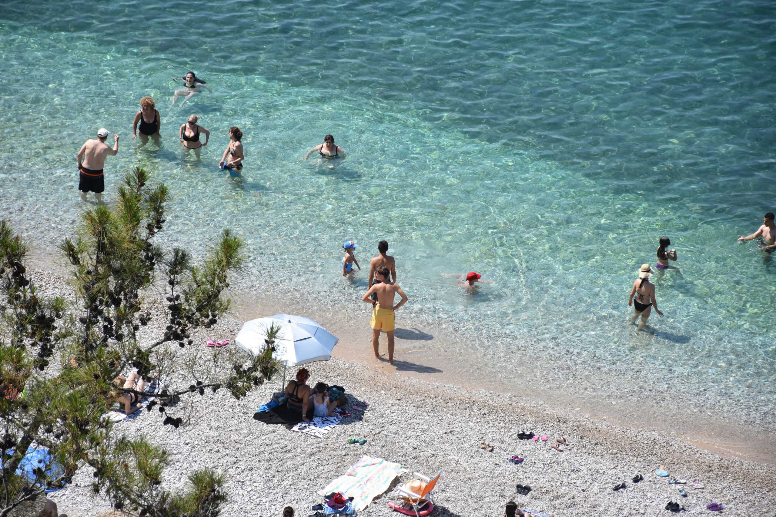 ΝΑΥΠΛΙΟ - ΖΕΣΤΗ ΚΑΙ ΜΠΑΝΙΟ ΣΤΗ ΠΑΡΑΛΙΑ ΤΗΣ ΑΡΒΑΝΙΤΙΑΣ. (ΒΑΣΙΛΗΣ ΠΑΠΑΔΟΠΟΥΛΟΣ