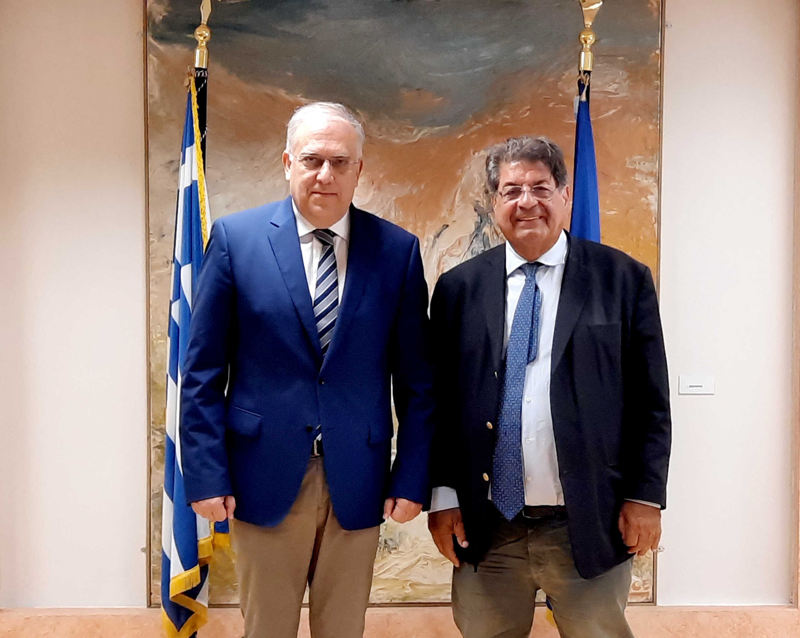 Διαδοχικές συναντήσεις εργασίας με την Πρόεδρο της Επιτροπής Ανταγωνισμού, Αϊρίν Έβελυν Μικέλα Μαίρη Σαρπ καθώς και με τον Συνήγορο του Καταναλωτή, Λευτέρη Ζαγορίτη(φωτό), είχε ο υπουργός Ανάπτυξης Τάκης Θεοδωρικάκος, Δευτέρα 25 Ιουνίου 2024. 
(ΓΡΑΦΕΙΟ ΤΥΠΟΥ ΥΠ. ΑΝΑΠΤΥΞΗΣ
